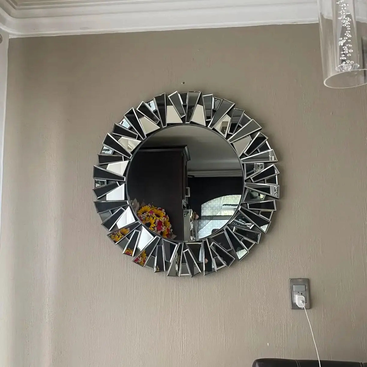 Unique Sunburst Round Decorative Wall Mirror With Beveled Glass